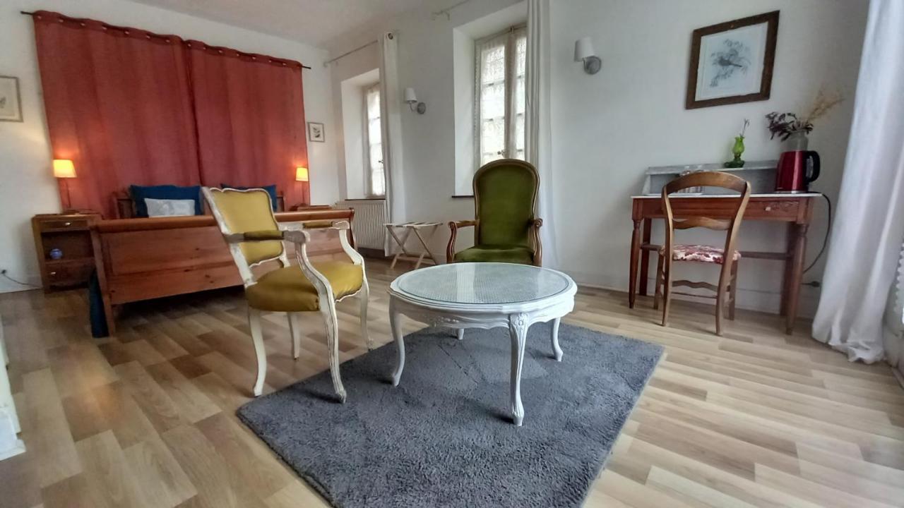 Maison Rives - Village Du Livre De Montolieu Bagian luar foto